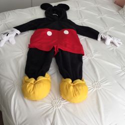 Mickey Mouse Costume Size2T/hablo Español