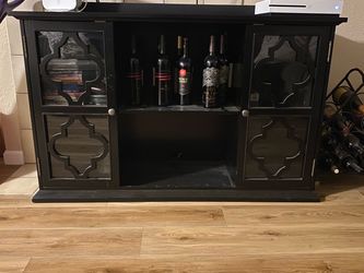 Entertainment center