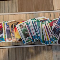 Sports Cards Lot ( Baseball , Football , Basketball )