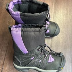 Woman’s Snowboots,Keen, Size 9
