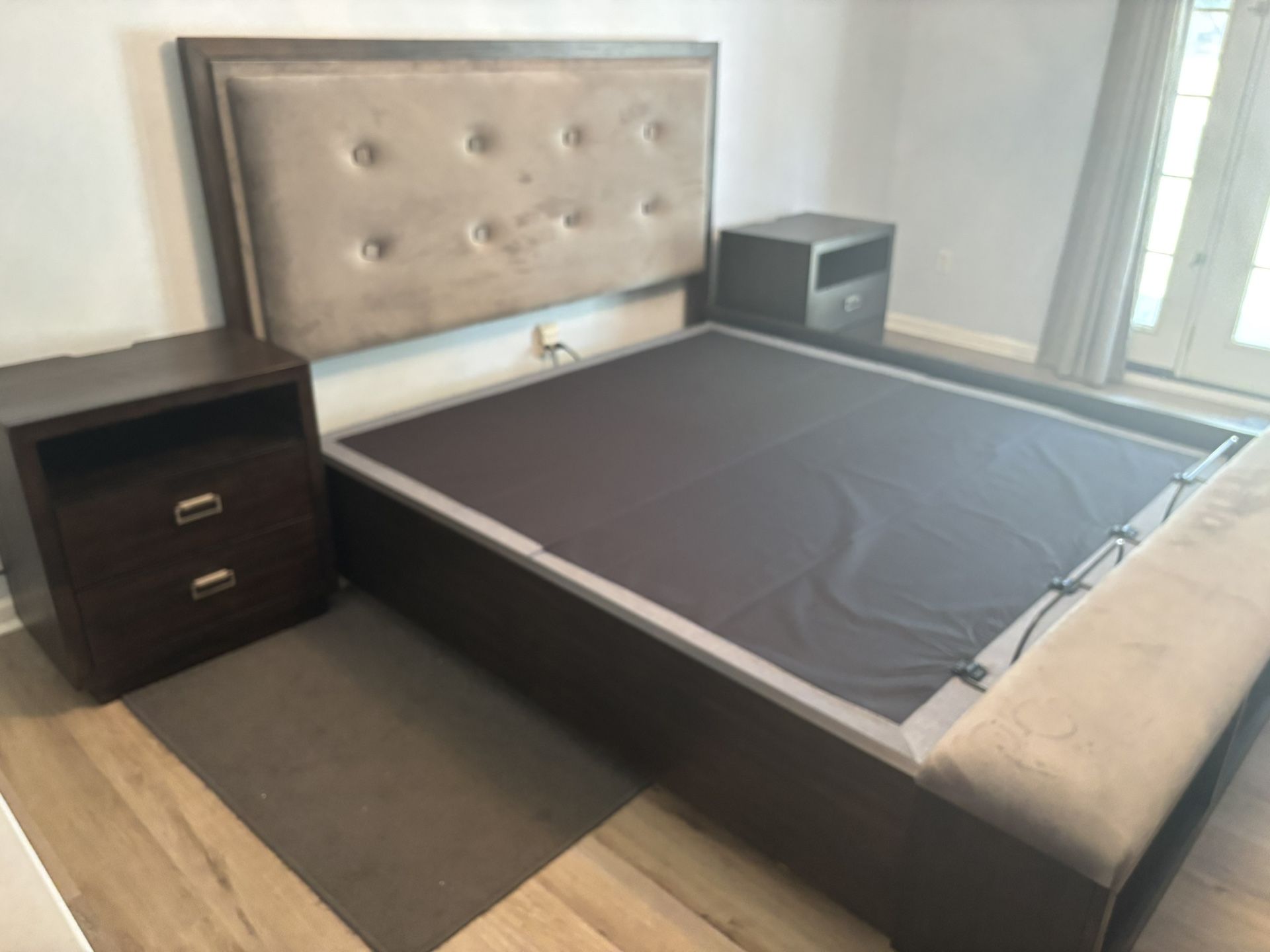 $1,600 OBO 5pcs King Bedroom Set + Mattress