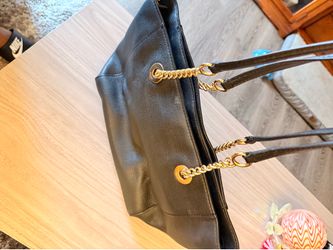$140 COACH Genuine leather wallet in good condition