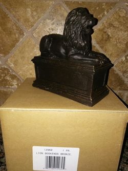 Bronze lion statue
