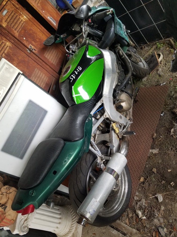 1999 Kawasaki Ninja Zx6 With Title