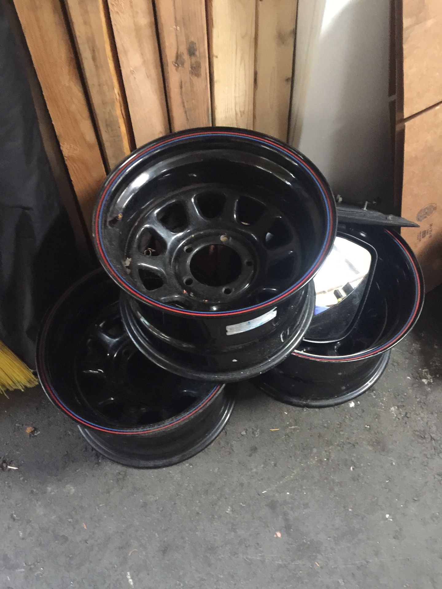 Rims 16” is for ford f50 or bronco