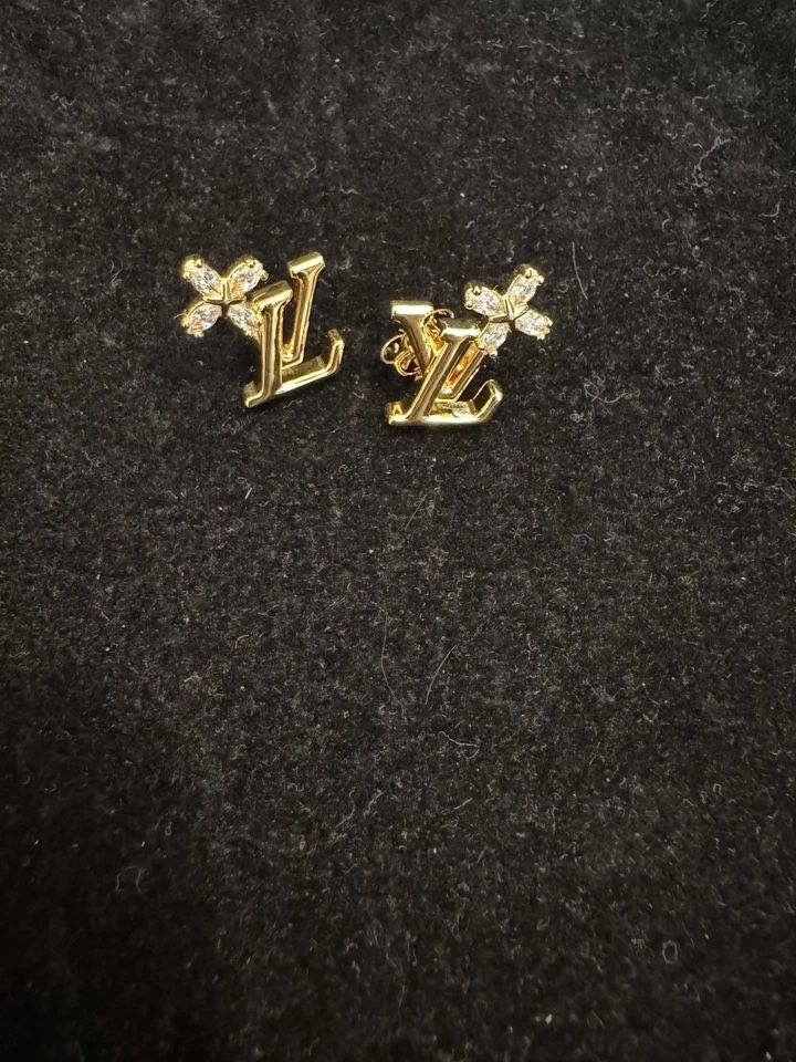 Nice Louis Vuitton Gold Tone Small Crystal Stud Style Earrings NICE