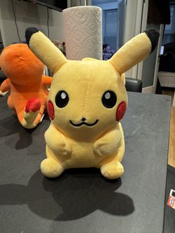 Pokémon Stuffed Pikachu And Charmander