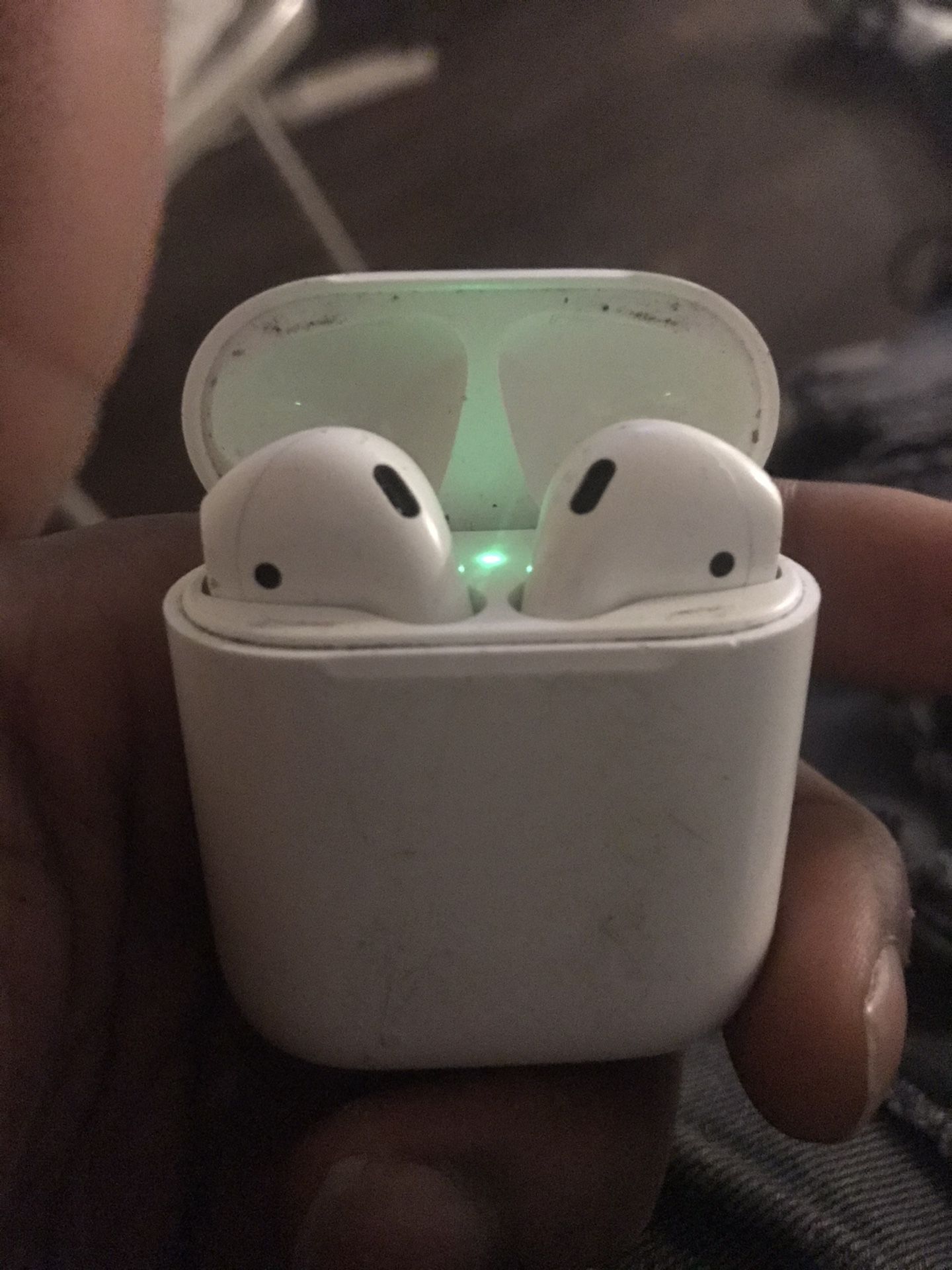 APPLE AIRPODS 2nd GENERATION