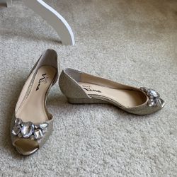 Nina Reeta Size 6 Gold Sparkling Bling Wedges