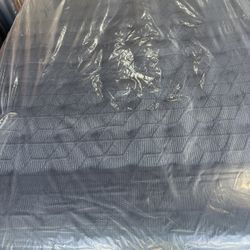 Queen Mattress Sealy New
