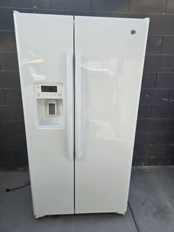 Ge refrigerador blanco