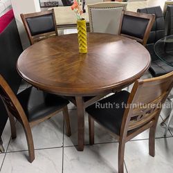 Gorgeous ‼️ 5-Pc round dining Table set walnut finish