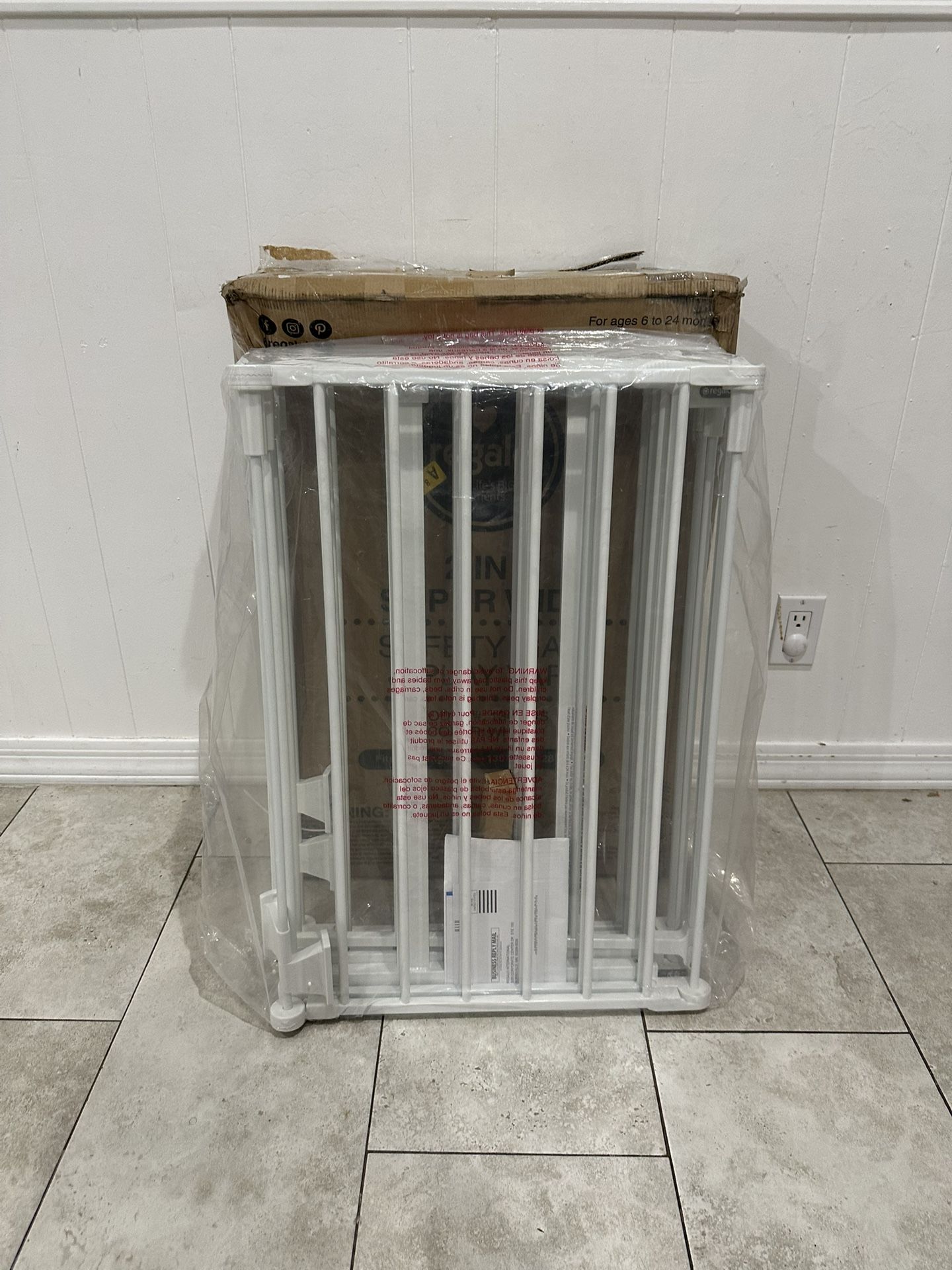 Super Wide Pet Gate / Pet Fence - 130”
