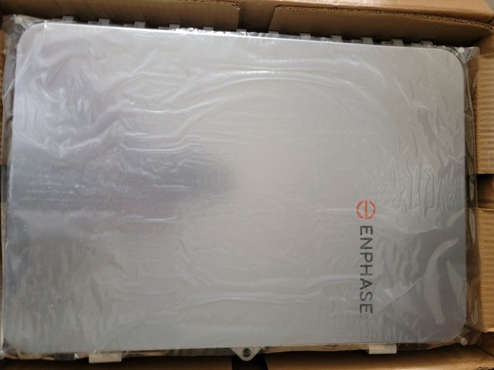 Enphase Combiner Panel 4/IQ8