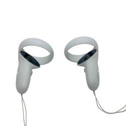 Meta Oculus Quest 2 128GB All-In-One VR Headset - White w/ Case