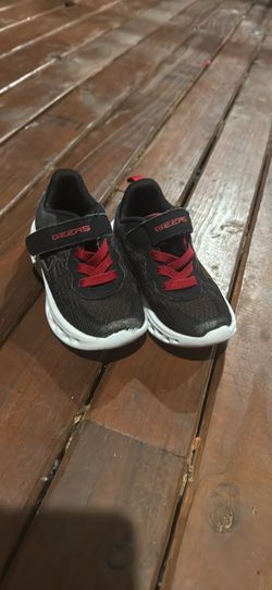 Nice running shoes size 10 toddlers