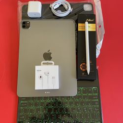 128GB Apple IPad Pro 11” 3rd Generation (2021 Model / M1 chip/ Liquid Retina / Face ID)  with pen, keyboard & Accesories (1TB $849)
