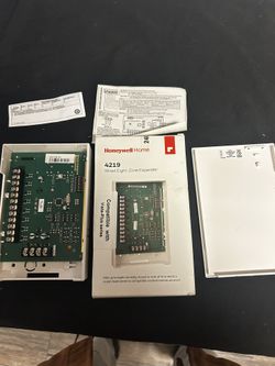 Honeywell Home 4219 Wired Eight-Zone Expander