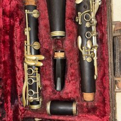 Vintage Lyons Band Monarch plus wooden clarinet 26.5” w/ case 