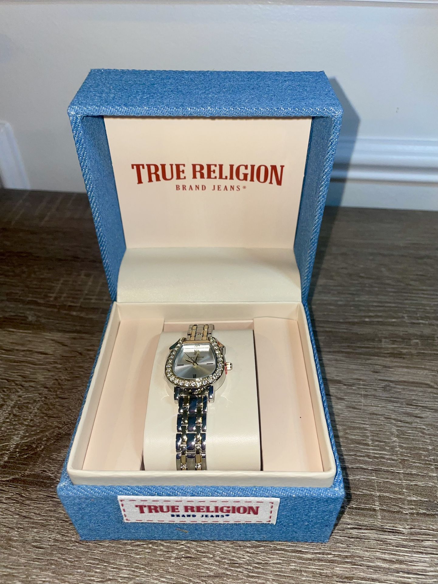 True Religion Women’s Watch Tone Silver & Gold Bracelet Dress Crystal Bezel.(#18