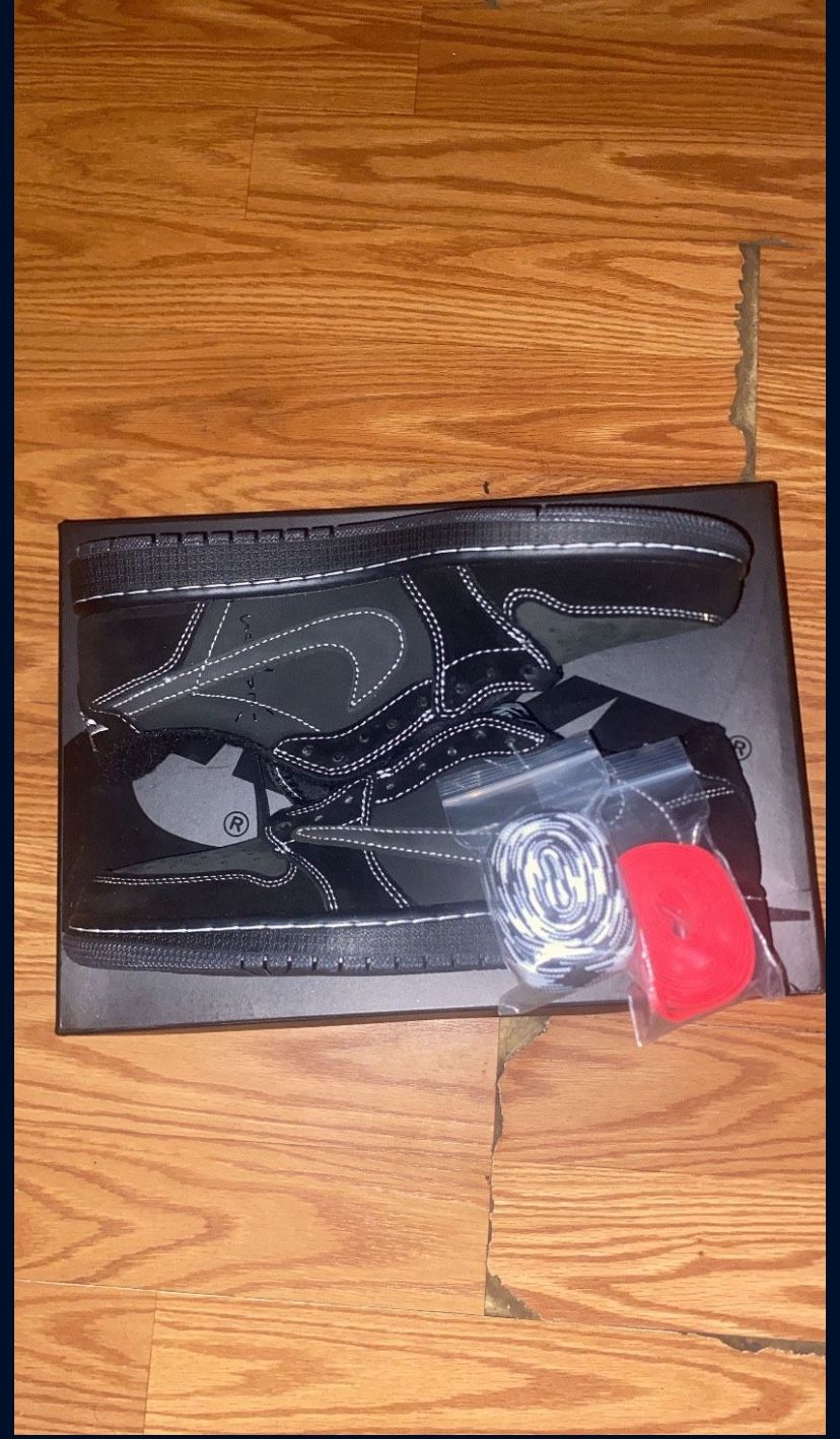Travis Scott Jordan 1 Low Phantoms Size 9