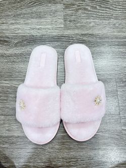 Pink Fluffy Slippers with Pearl Star in Size 9 - must read description for size