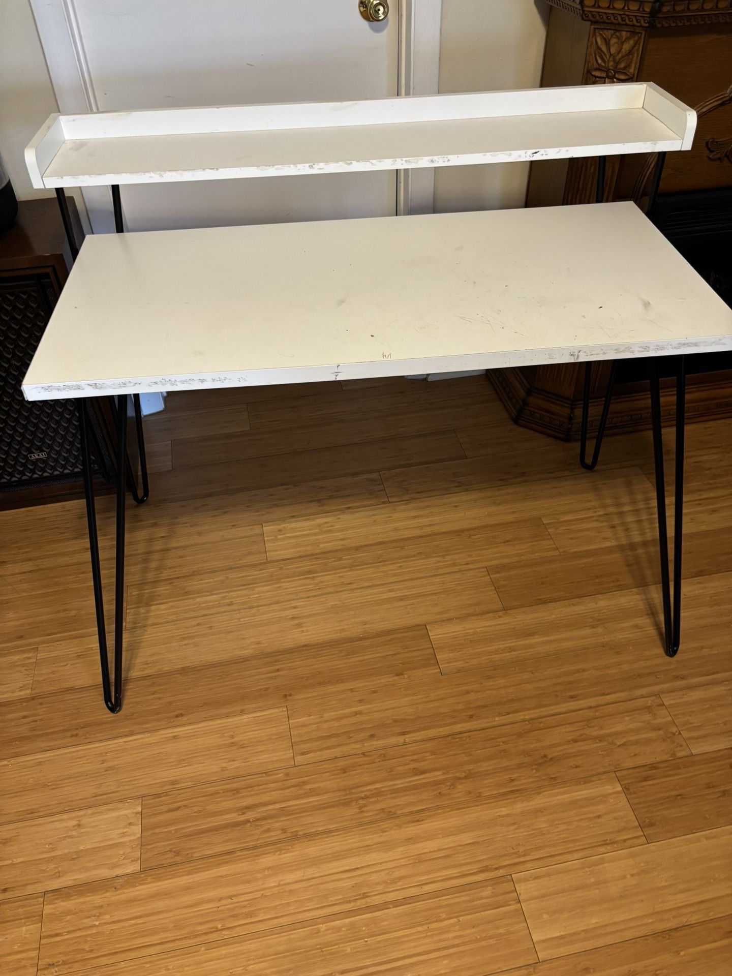 White Desk 