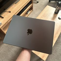 MacBook Pro 14 Inch 2024 M4 Chip 