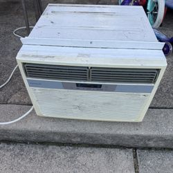 8000 BTU Ac/heater Window Unit