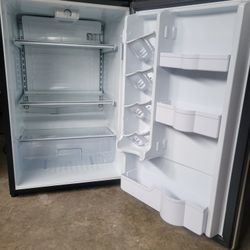 Danby Designer 4.4 Cu. Ft. Mini Fridge 