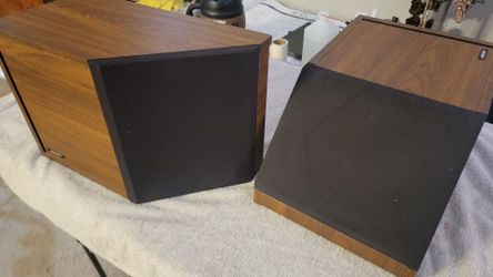 Vintage Bose 2.2 Direct/Reflecting Bookshelf Speakers - Matched L/R Pair - Walnut