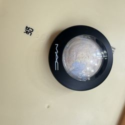MAC Mineralize Skinfinish Powder Highlighter