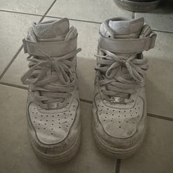 Nike Air Force 1s Mid Top - USED | Size 9