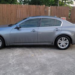 2012 Infiniti G37