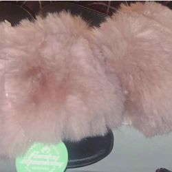 Women's Size 9  Faux Fur Slides (Lavender)