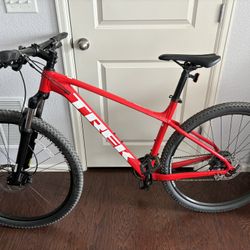 2022 Trek Marlin 6