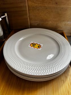 White textured dinner plates