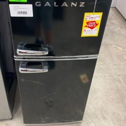 GALANZ GLR40TBKER mini Fridge