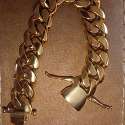 Solid Over 150 Grams Will Never Tarnish Or Fade