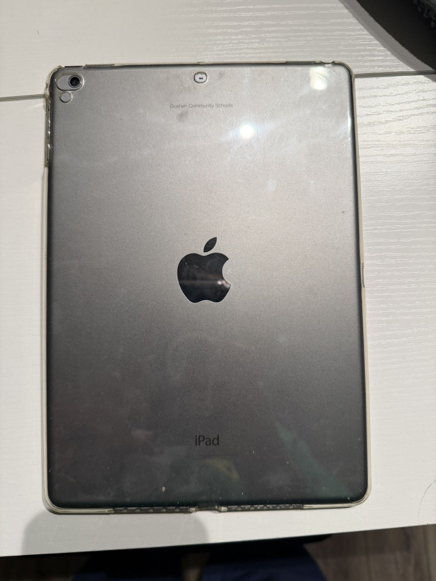 iPad Air – 16GB – Great Working Condition