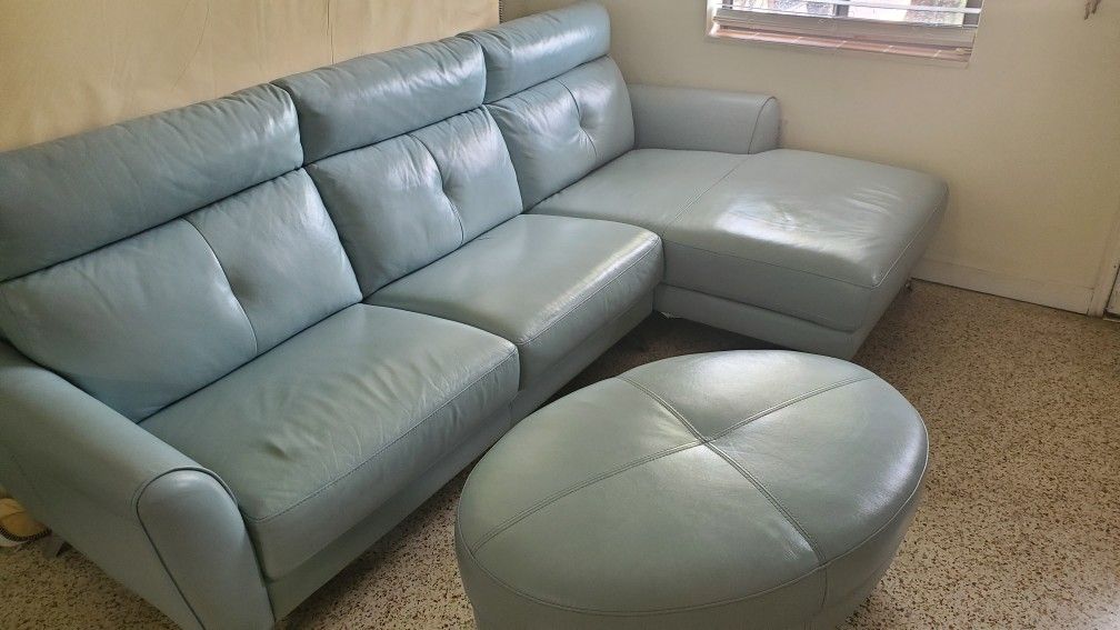 Set of living room furnitures