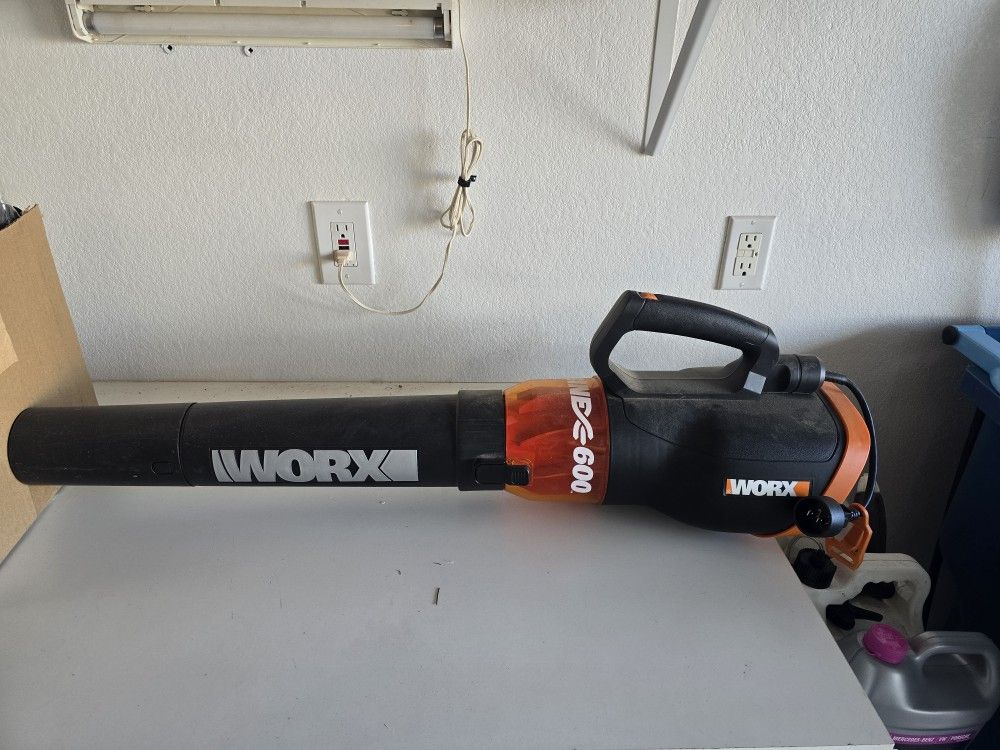 WORX WG520 12 Amp Turbine 600 Electric Leaf Blower