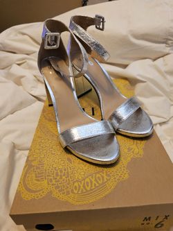 Silver Heels Size. 8