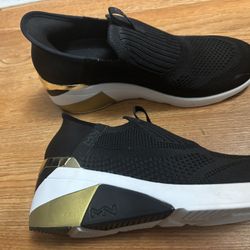 Sketchers Women’s Sneaker