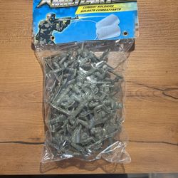 35 Piece Military Soldier Plastic