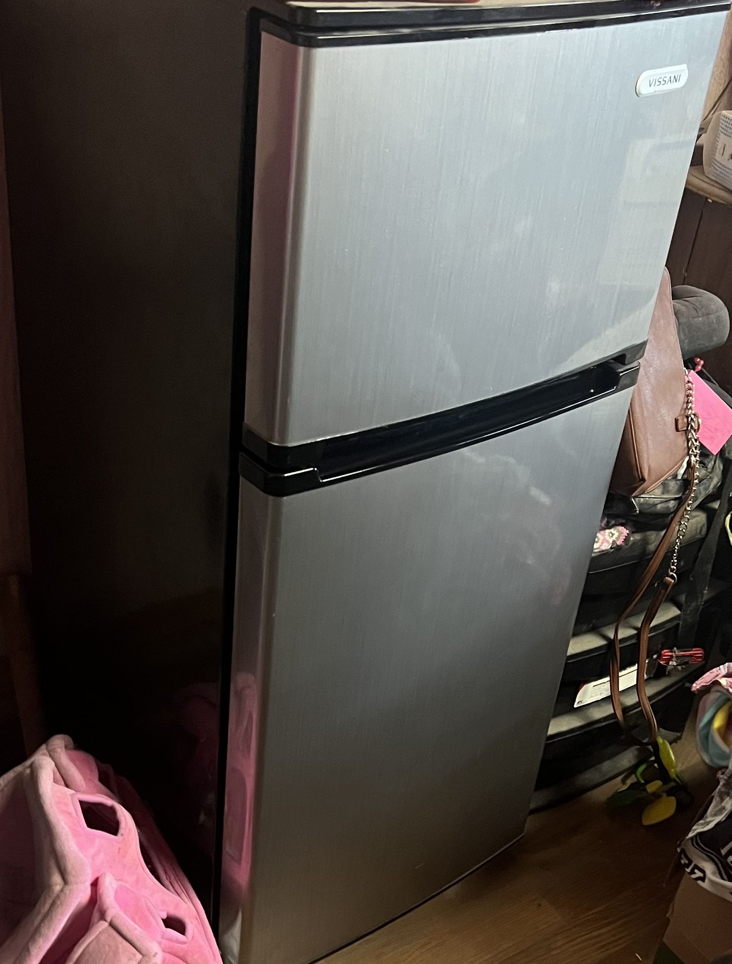Vissani Mini Fridge
