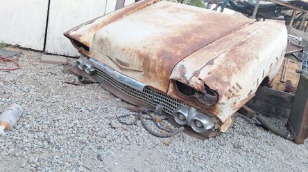1958 CHEVY IMPALA FRONT BODY CLIP