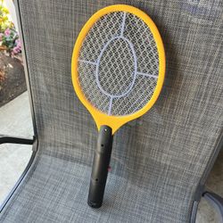 Electric Fly Swatter Handheld Bug Zapper