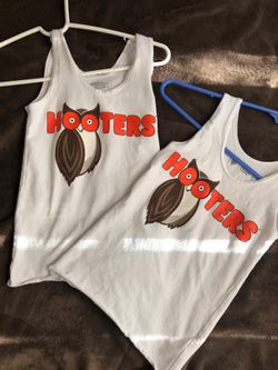 Hooters Outfit Shirt Size: XS