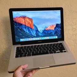 Apple MacBook "Core 2 Duo" 13 inch! (WITH BOX)